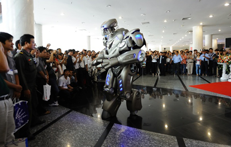 Robot Titan là thật hay giả