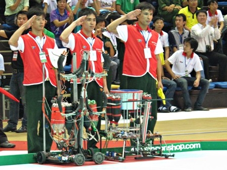 32 đội tuyển toàn quốc tranh tài sáng tạo Robot tại Đà Nẵng