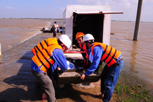 Nhà mạng viễn thông cùng chống siêu bão Haiyan